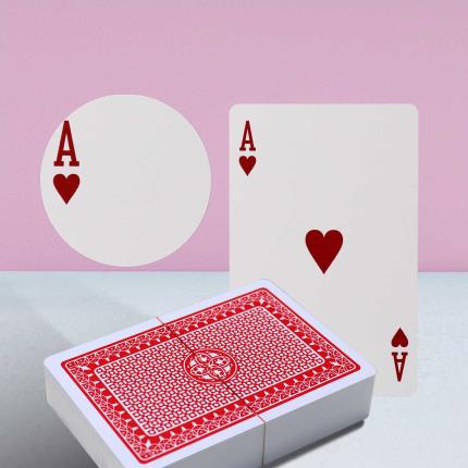 &#xCD;ndice padr&#xE3;o das cartas de jogar de pl&#xE1;stico reais / um baralho