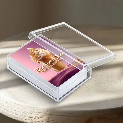 Carte da gioco personalizzate - Carta da 310 g/m² in scatola di plastica formato poker P302 - Lancio di nuovi prodotti